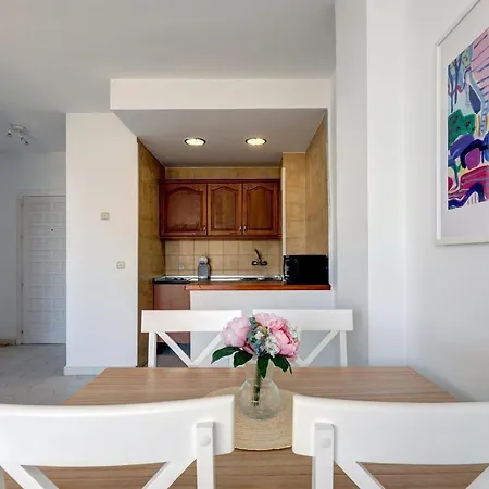 095 - Bright & Comfortable Holiday With Water Park & Sea Views Benalmadena