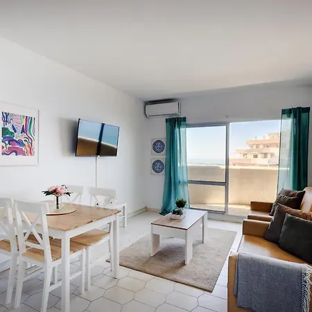 095 - Bright & Comfortable Holiday With Water Park & Sea Views Apartment