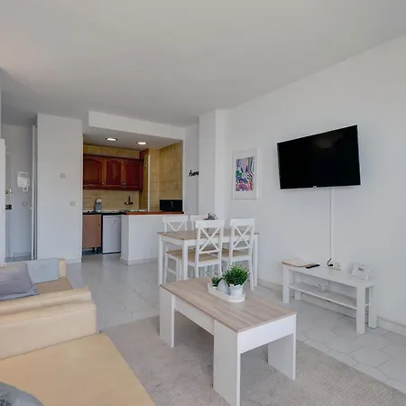 Apartment 095 - Bright & Comfortable Holiday With Water Park & Sea Views