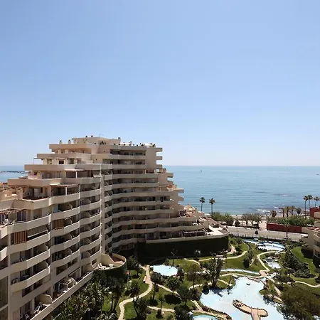 095 - Bright & Comfortable Holiday With Water Park & Sea Views Benalmadena